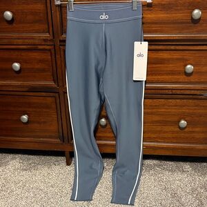 ALO Yoga Airlift High Waist Suit up Leggings